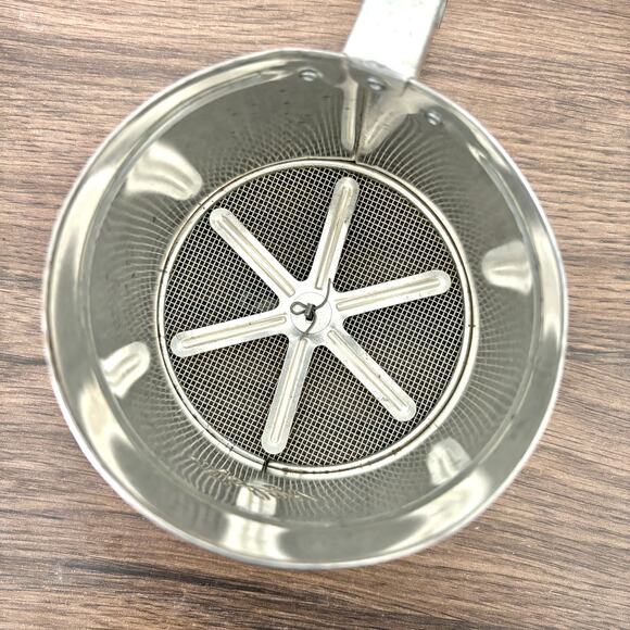 Vintage Foley Powdered Sugar Flour Sifter - Aluminum - Picture 4 of 5